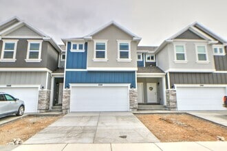 Building Photo - 3 bed 2.5 bath in  Townhome Spanish Fork