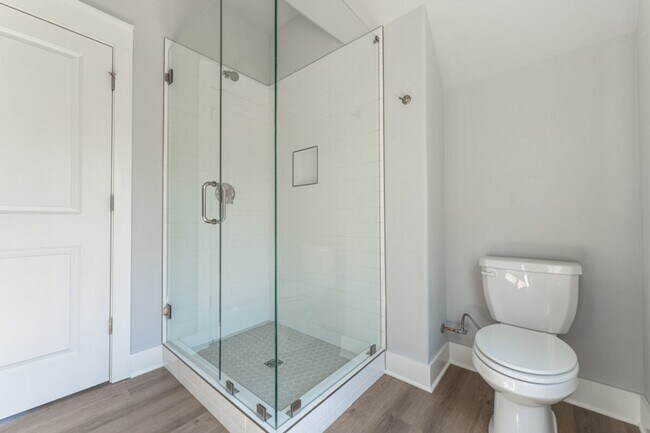 Building Photo - 2 BR/1.5 BA in the Willow Bend S/D