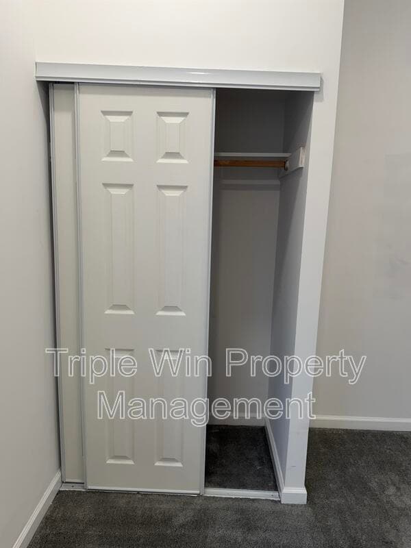 Building Photo - 1332 Langholm Dr