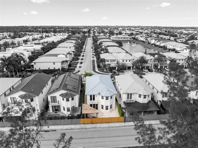 Building Photo - 6933 NW 104th Ct