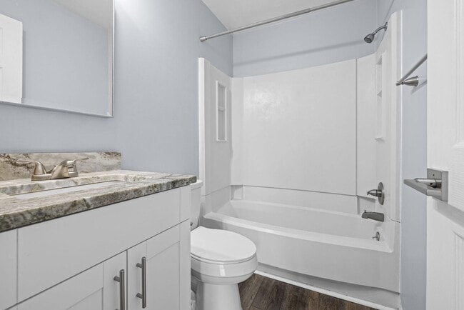 Building Photo - Updated & Stylish Condo in the Heart of Virginia Beach