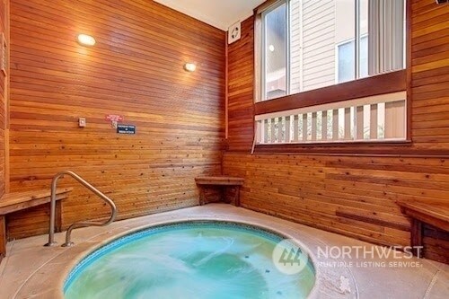 Building Photo - 5844 NE 75th St