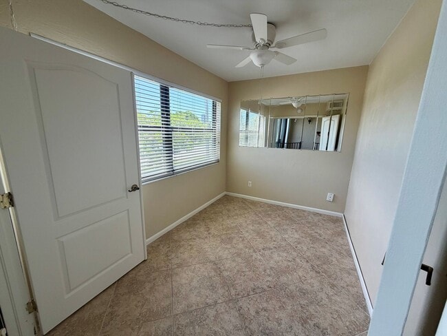 Building Photo - 1024 Anglers Cove