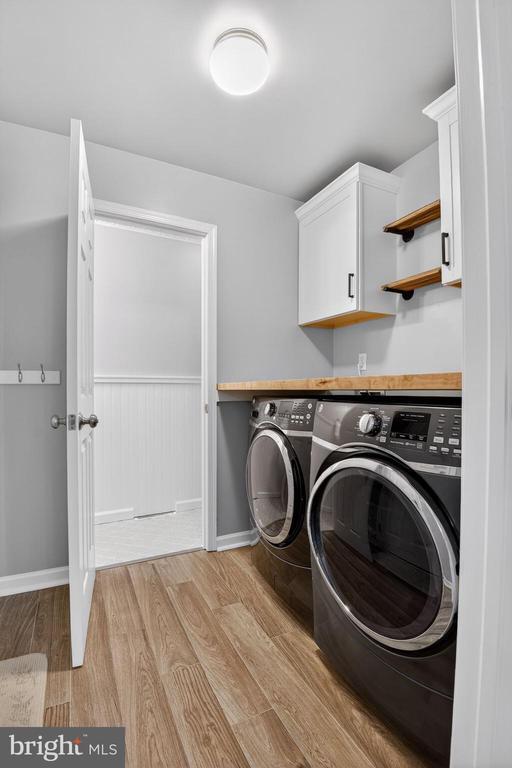 Building Photo - 10 Nelson Rd