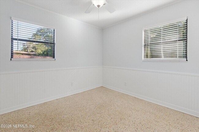 Building Photo - 863 Westgate Dr