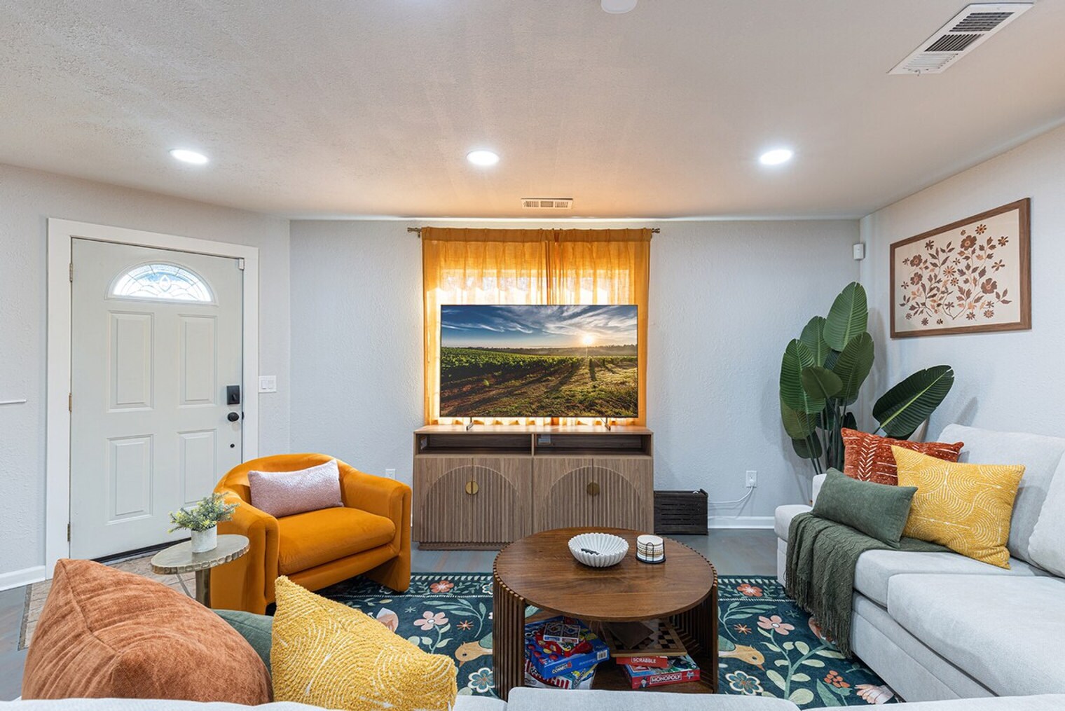 Building Photo - 831 Patchett St