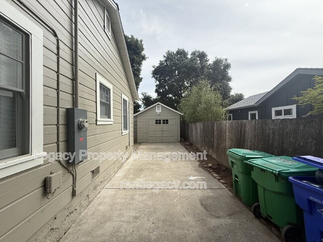 Building Photo - 45 1st St