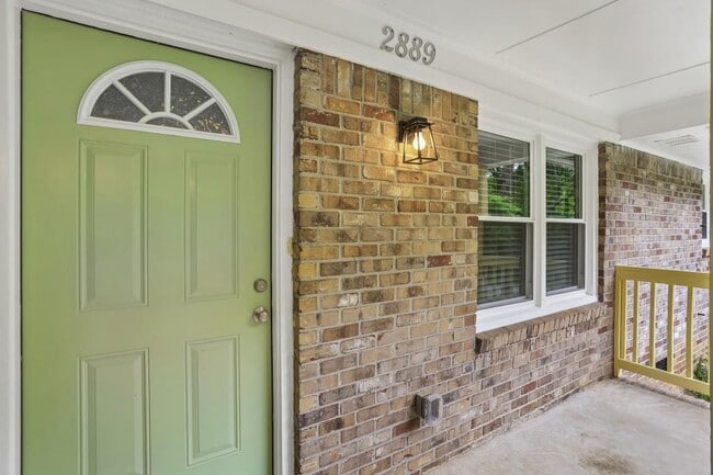 Building Photo - 2889 White Oak Dr