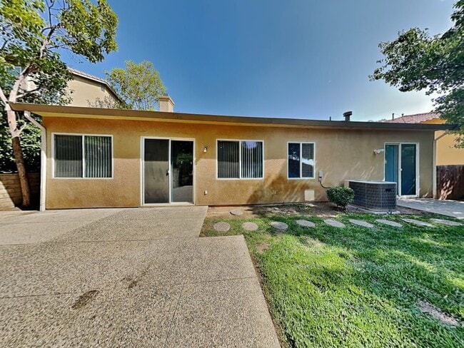 Building Photo - 28411 Hidden Hills Dr