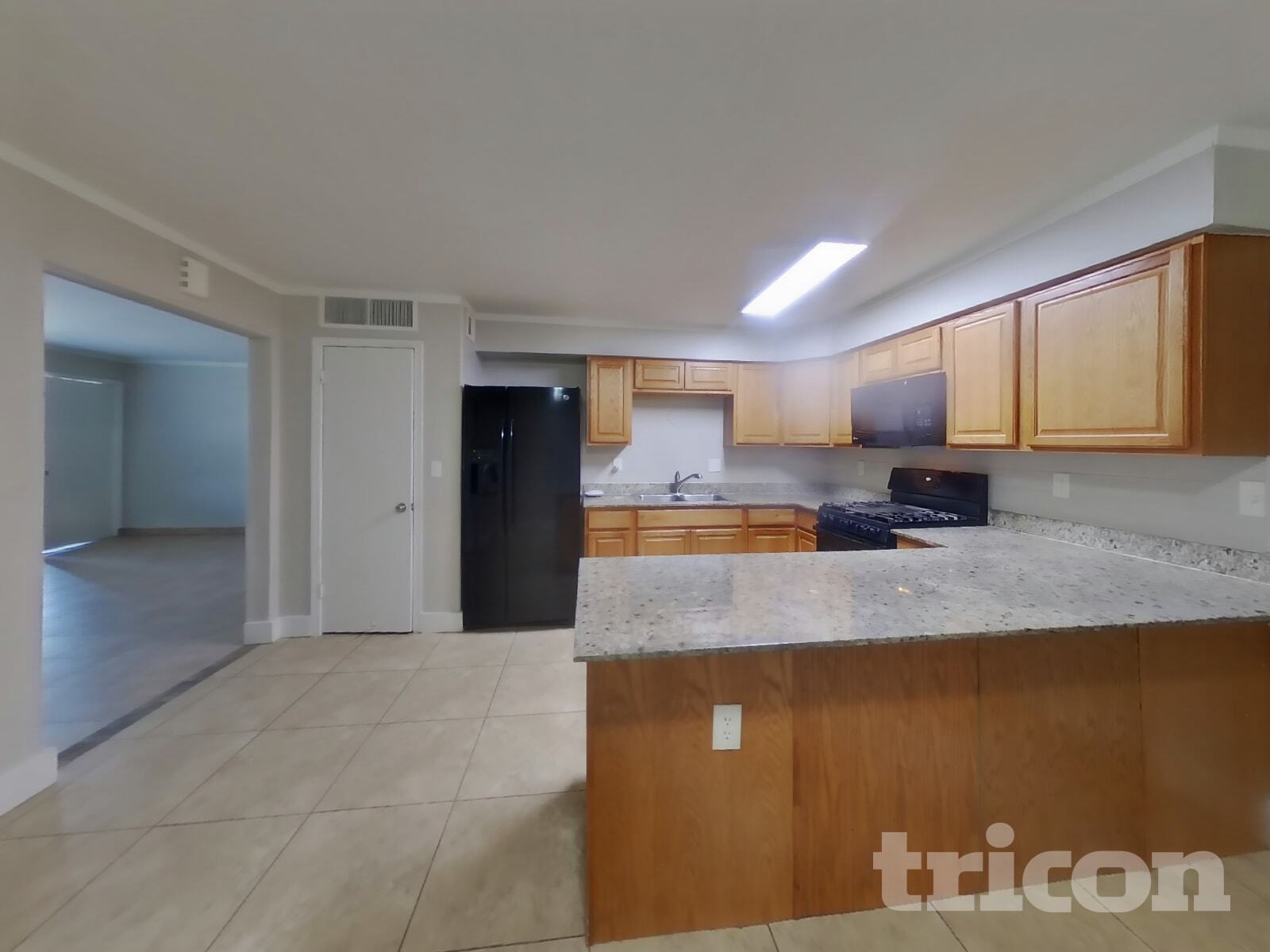 Building Photo - 1649 W Pueblo Ave