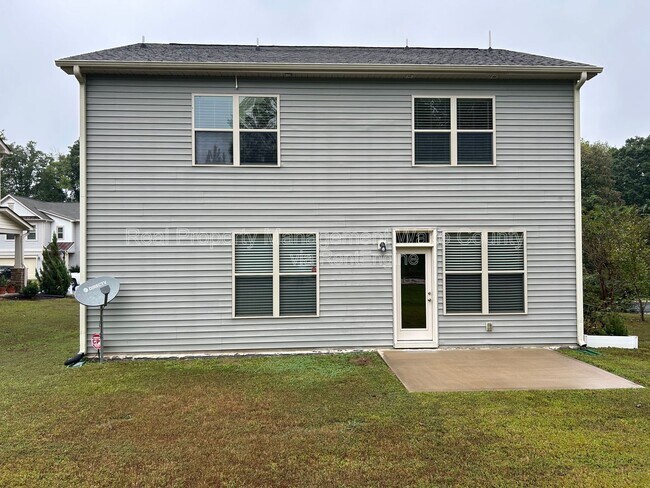 Building Photo - 238 Lynn Dr