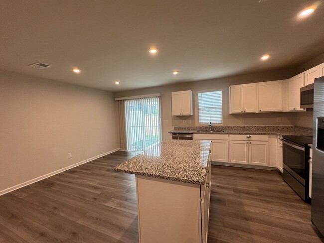 Building Photo - 3 Bed | 2.5 Bath New Construction Townhous...