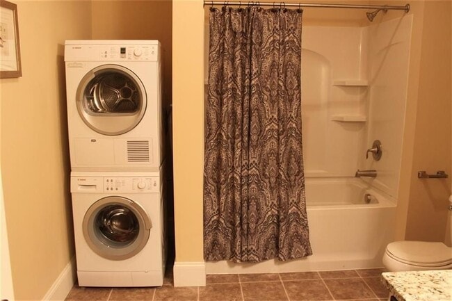 Building Photo - 624 Washington St