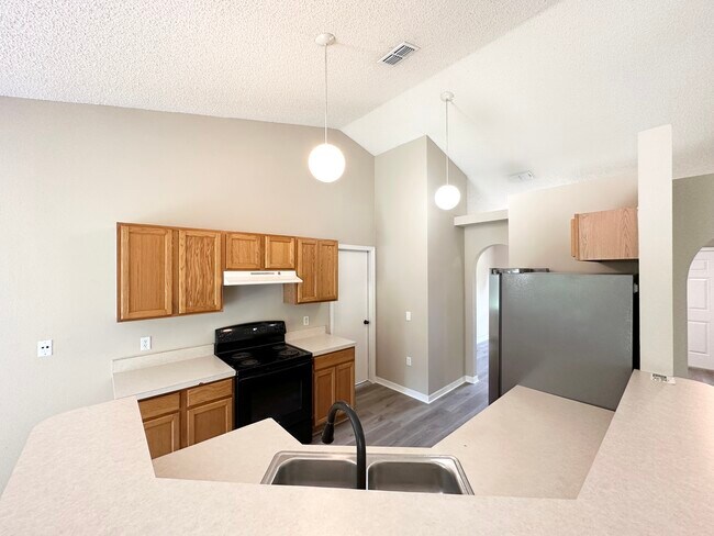Building Photo - 71 Reidsville Dr