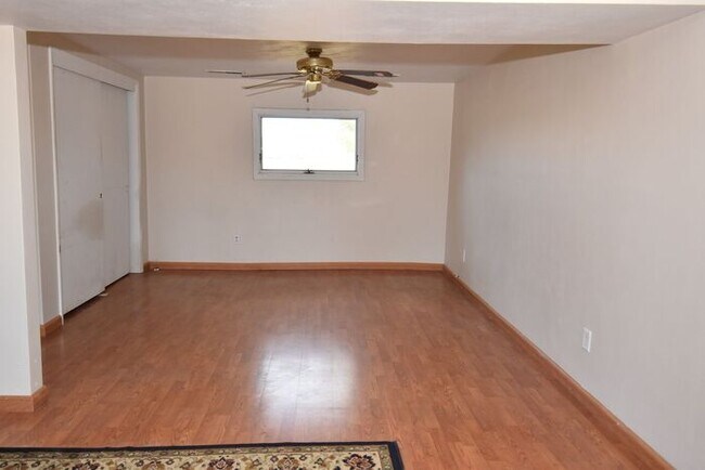 Building Photo - 2 bedroom home in Mishawaka