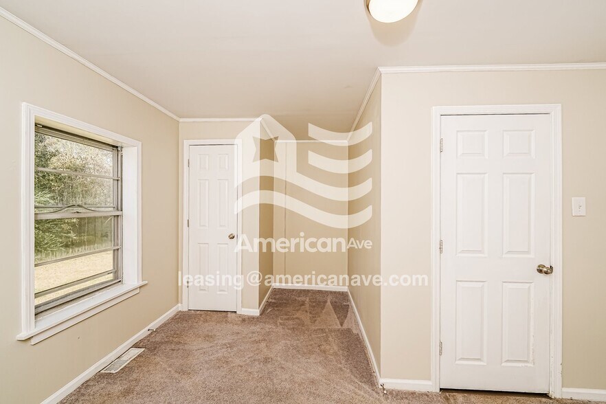 Building Photo - 506 7th Ave SW