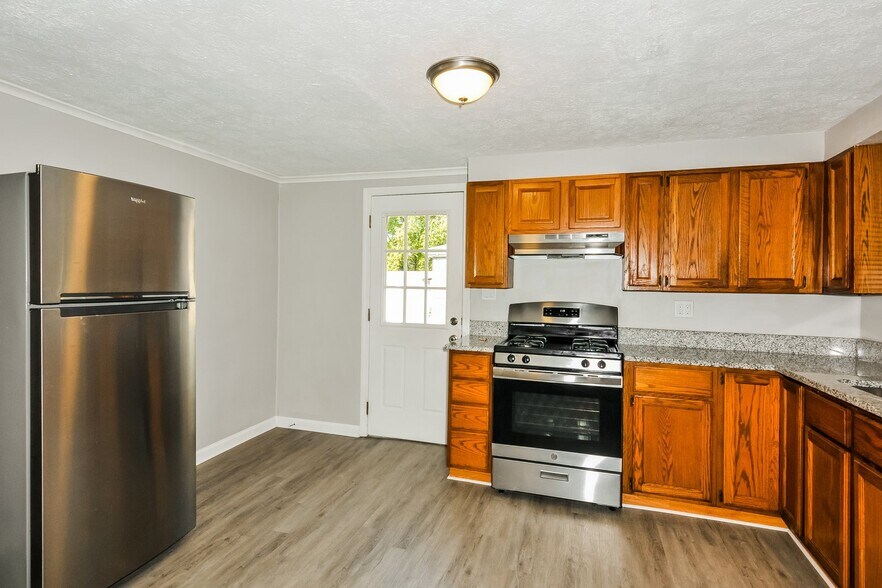 Building Photo - 1321 Gladys St