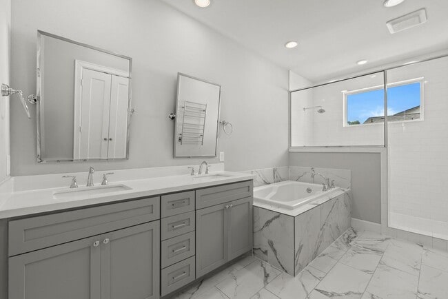 Building Photo - Modern Three-Story Home in Timbergrove Yards