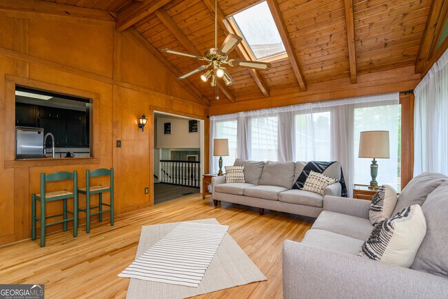 Building Photo - 2431 Weatherford Ct