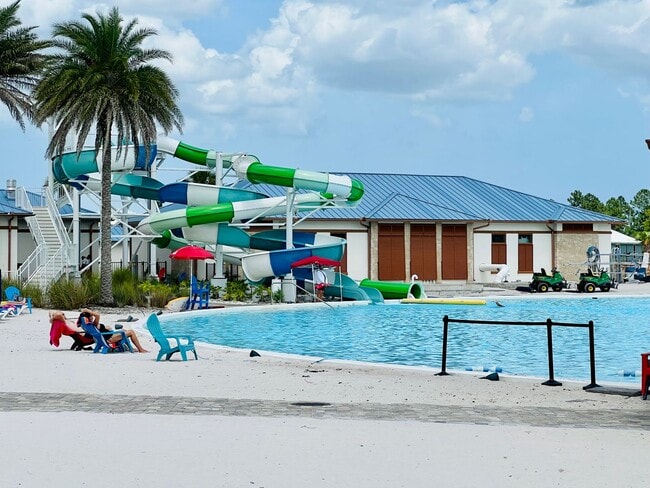 Building Photo - 2 Bedroom 2.5 bath Townhome in Beachwalk!