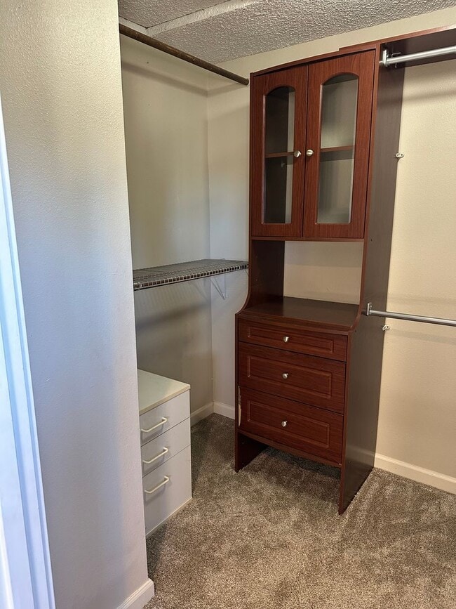 Building Photo - Gated Lakefront Rental Opportunity