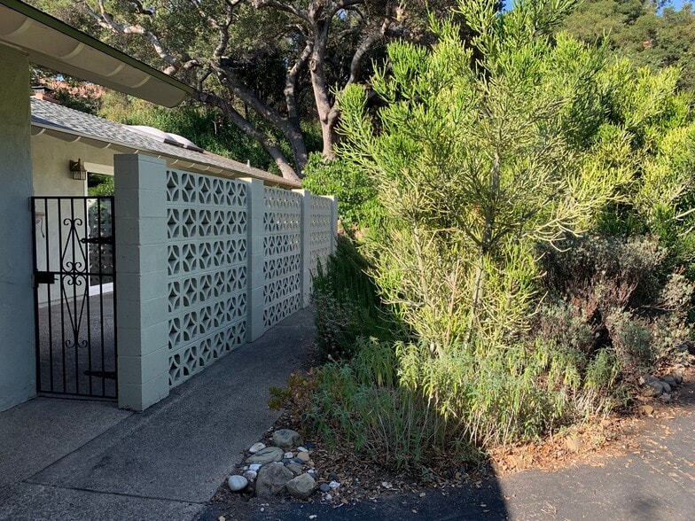 Building Photo - 30 Saint Francis Way