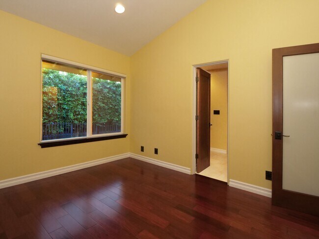 Building Photo - 30256 Avenida Selecta