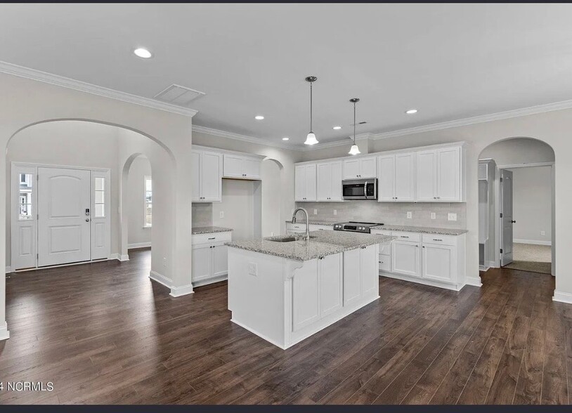 Building Photo - 2519 Dakota Dr