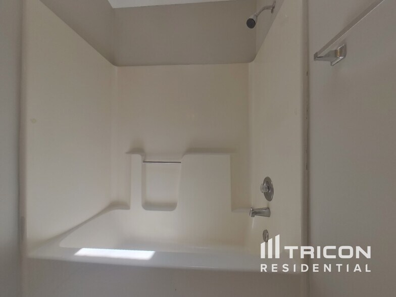 Building Photo - 4974 Holborn Ct