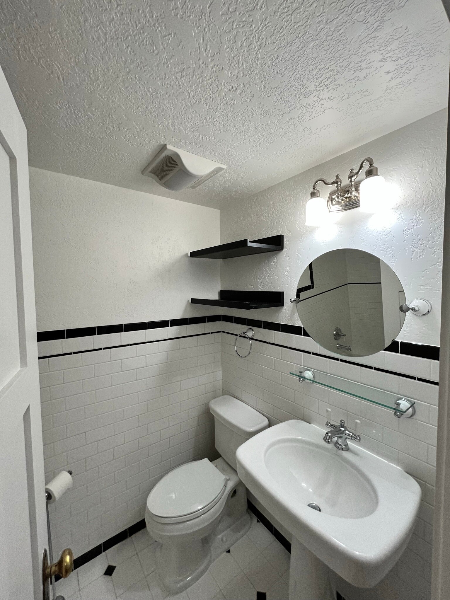 Bathroom - 29 State St