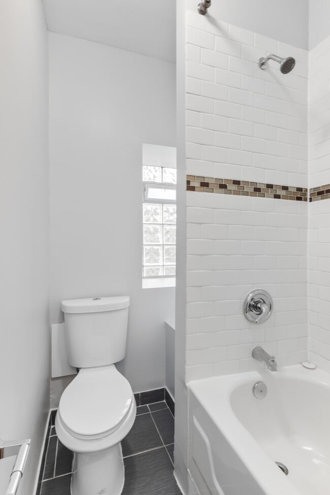 Building Photo - 4555 Malden St