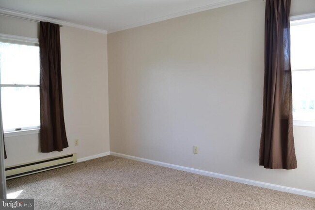 Building Photo - 925 Dyke Branch Rd