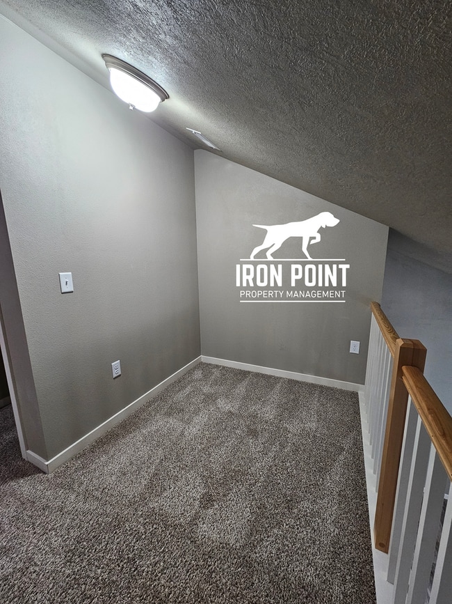 Building Photo - JE911