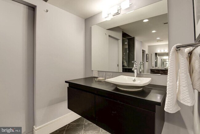 Building Photo - 1715 15th St NW