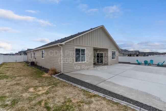 Building Photo - 5673 W Rockingham Dr
