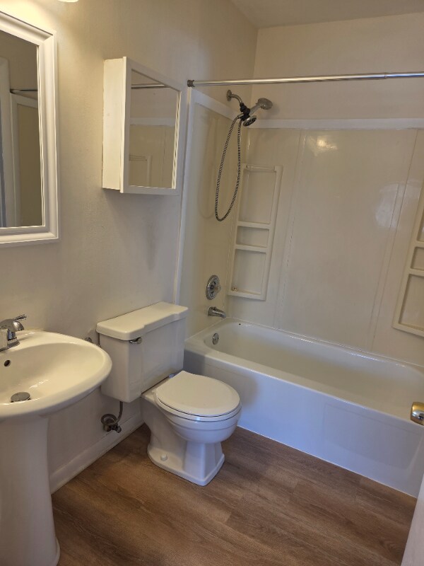 Building Photo - 724 Whitesail Dr