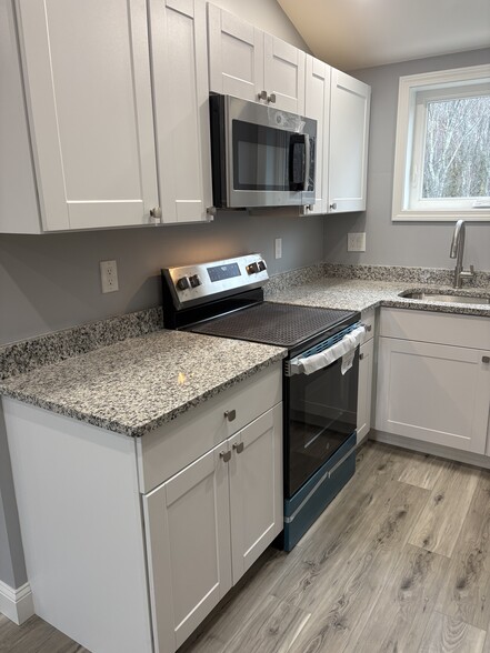 Building Photo - 9 Woodville Cir