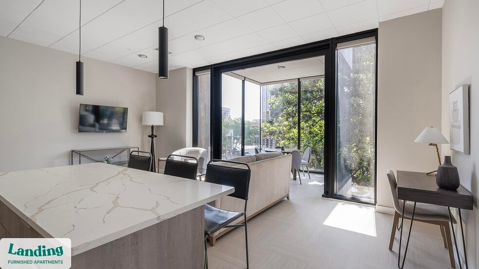 Building Photo - 600 19th St N