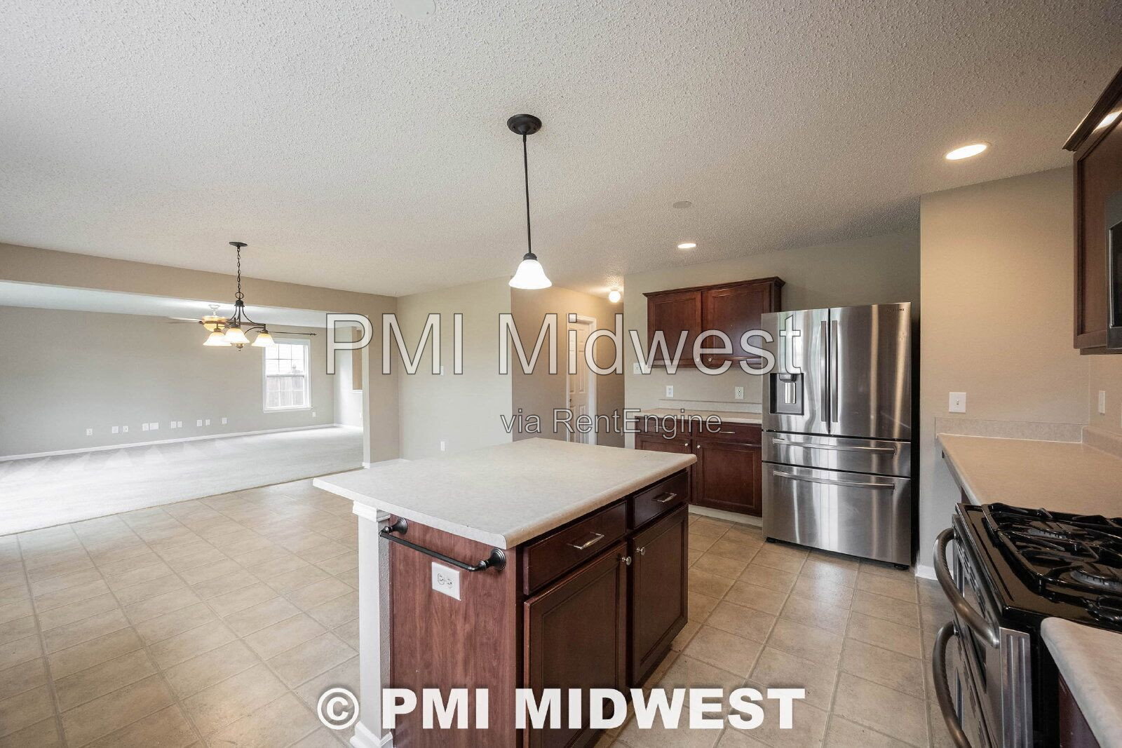 Building Photo - 2143 Olympia Dr