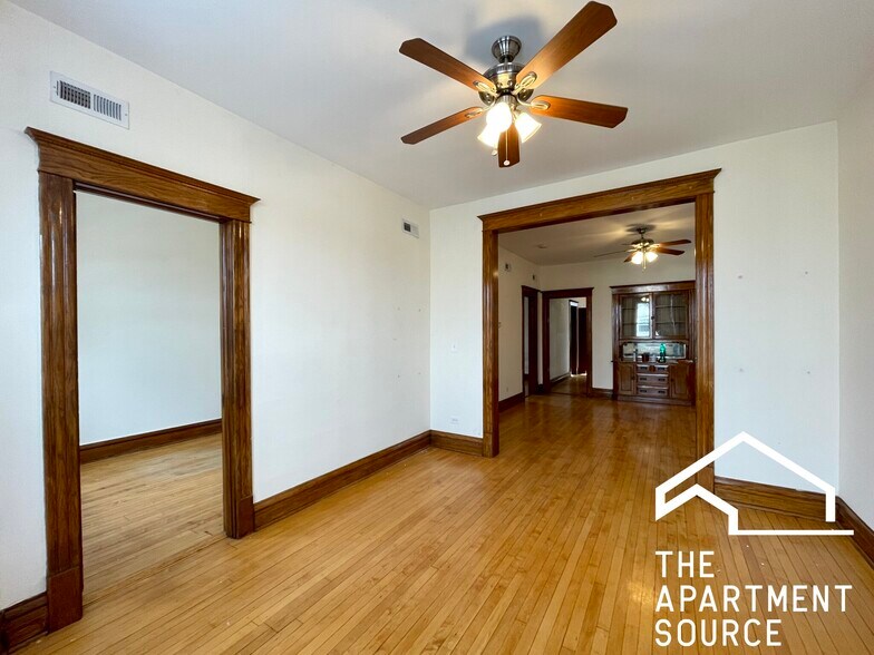 Building Photo - 2535 N Central Park Ave