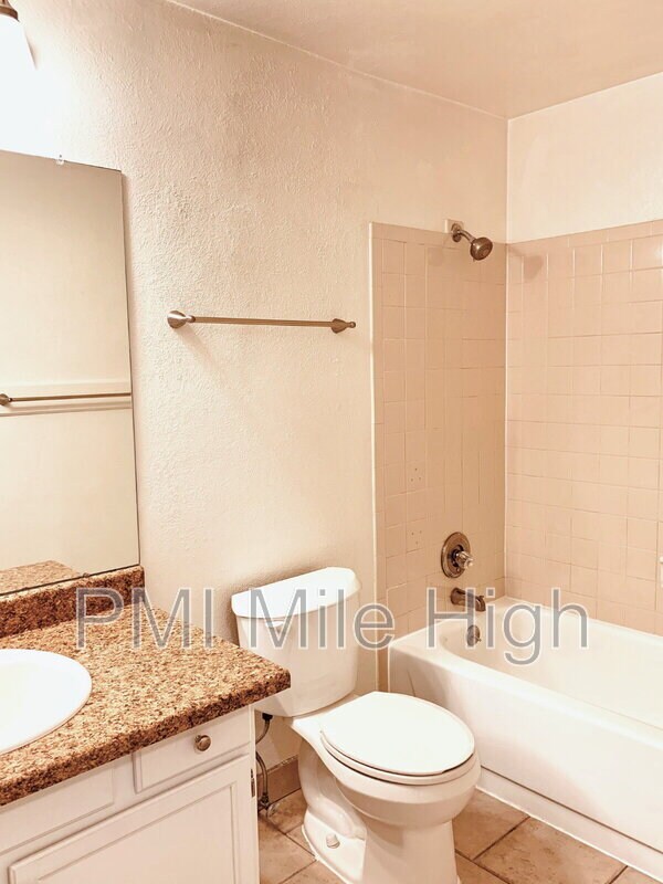 Building Photo - 4245 E 119th Pl