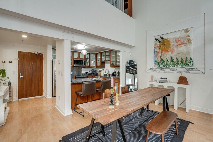 Building Photo - 661 5th St