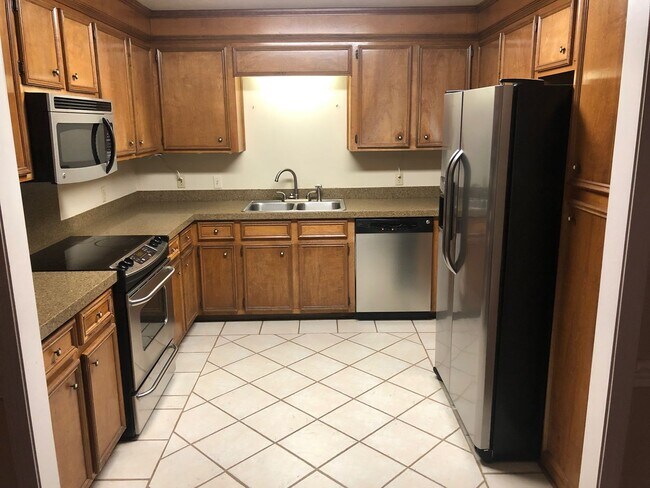 Building Photo - 524 Brentwood Dr