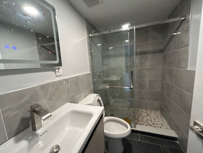 Building Photo - 430 Dickinson St