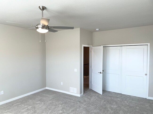 Building Photo - 2 Year Old Townhome w/ All the Bells and W...