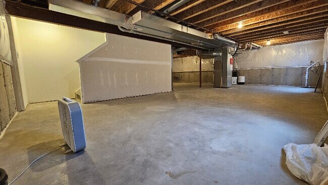 Building Photo - 7750 W 105th Pl