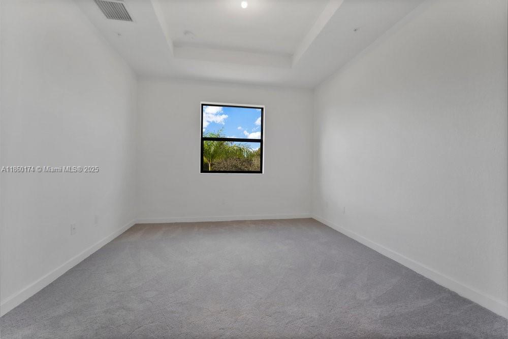 Building Photo - 250 SW 159th Ln