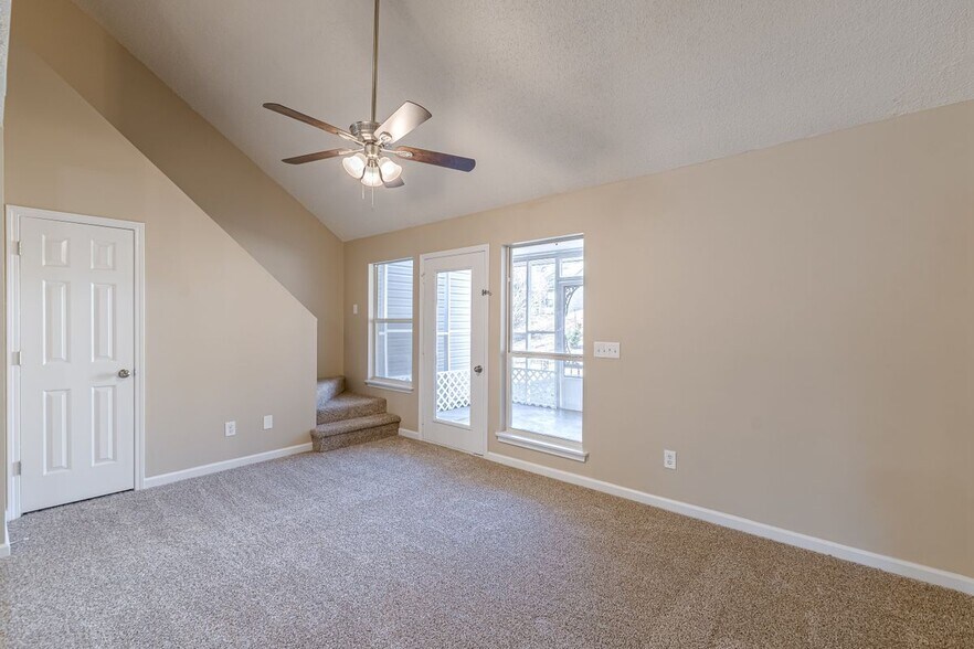 Building Photo - 9018 Stoneleigh Trce