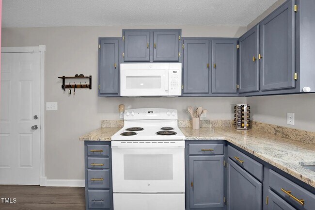 Building Photo - Charming 3BR House in Fayetteville
