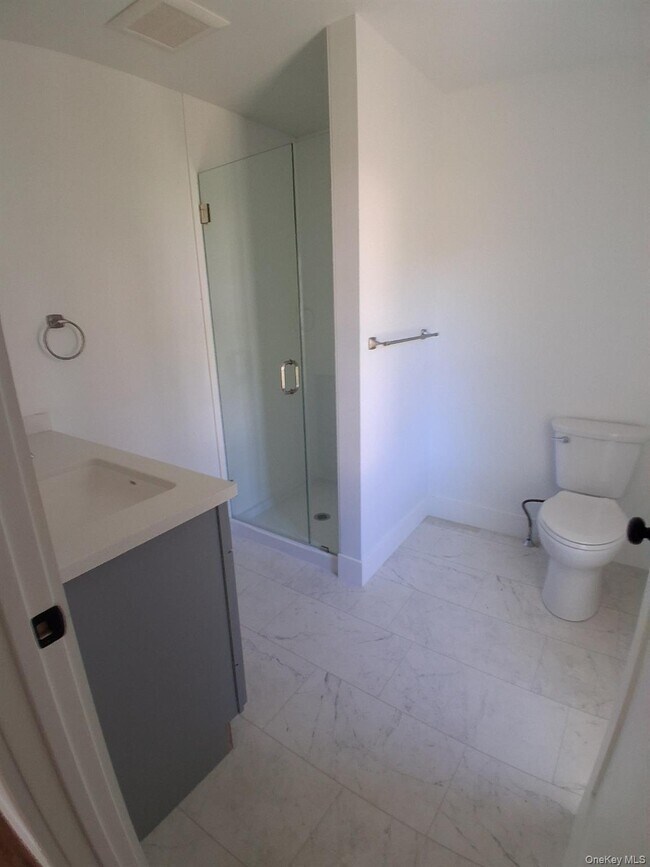 Building Photo - 11 Cedar St